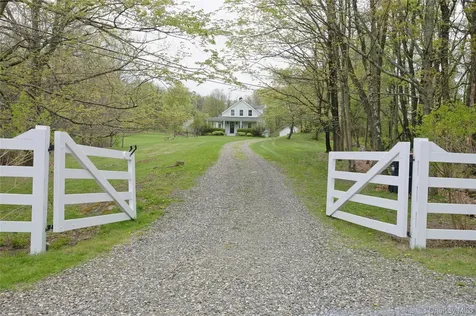 292 Mountain View Road Rhinebeck NY 12572