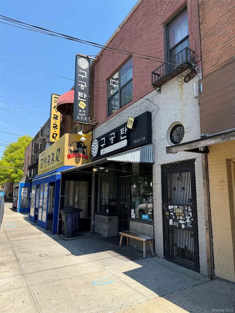 40-09 149th Place Flushing NY 11354