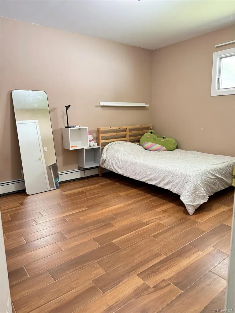 16 Greenway Circle Syosset NY 11791