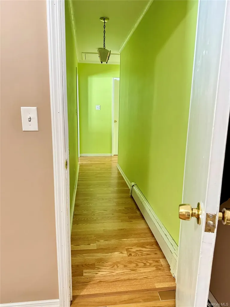 16 Greenway Circle Syosset NY 11791