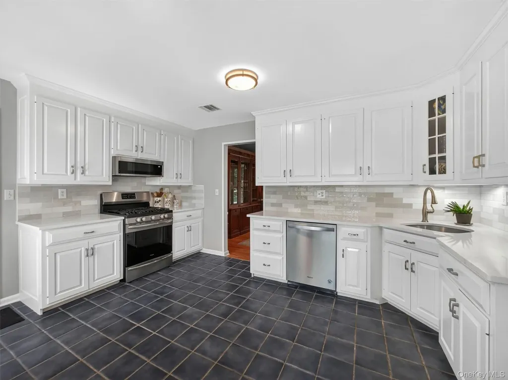 9 Woodthrush Drive West Nyack NY 10994