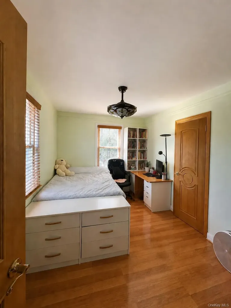 5143 Bell Boulevard Bayside NY 11364