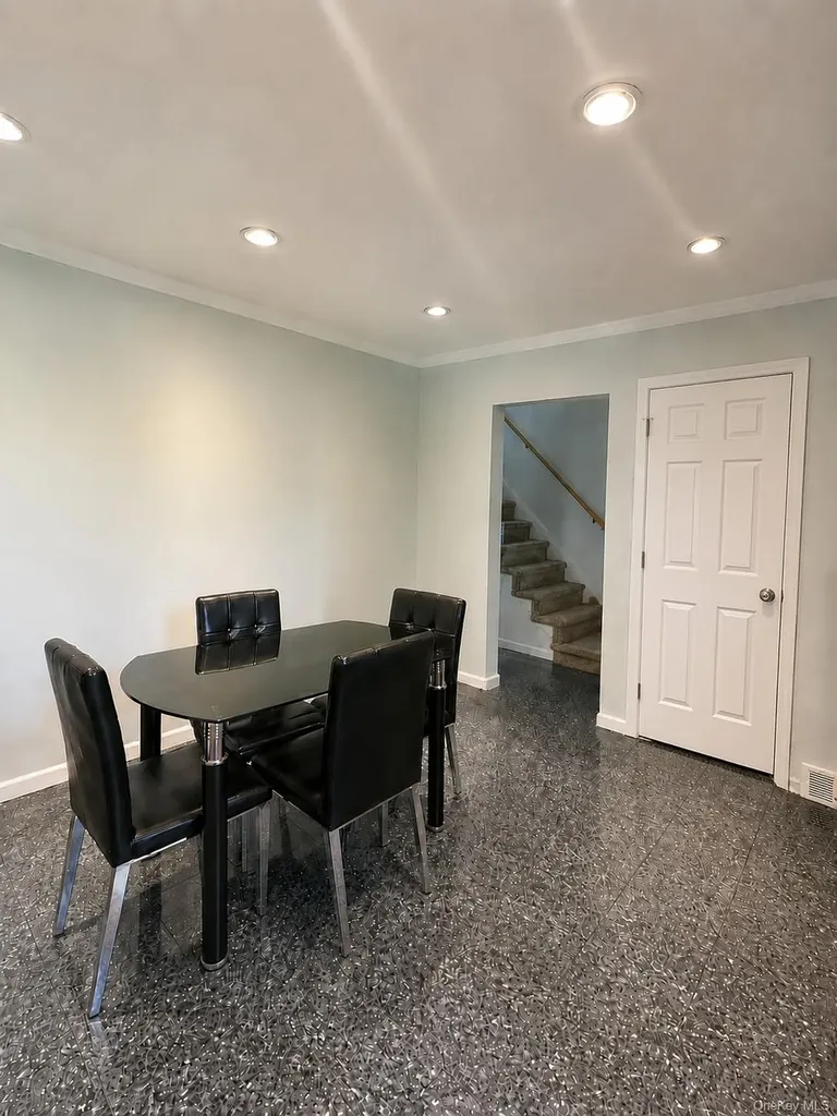 5143 Bell Boulevard Bayside NY 11364