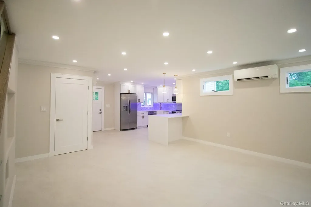 48 Ripple Lane Levittown NY 11756