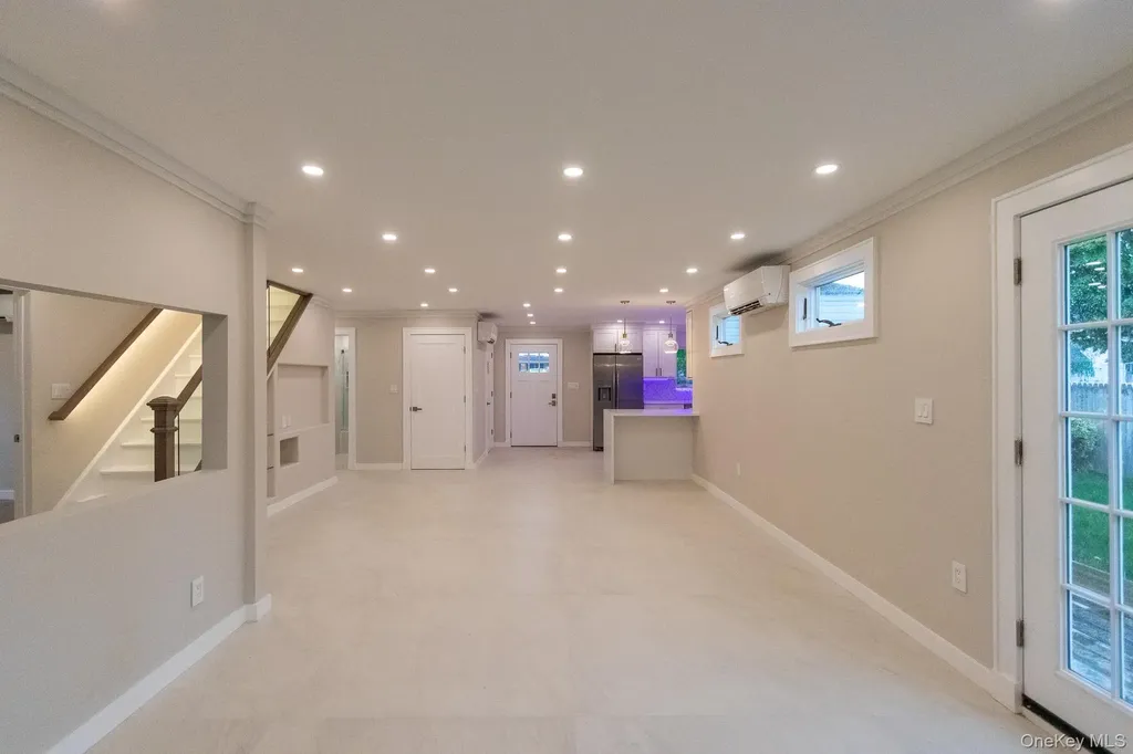 48 Ripple Lane Levittown NY 11756