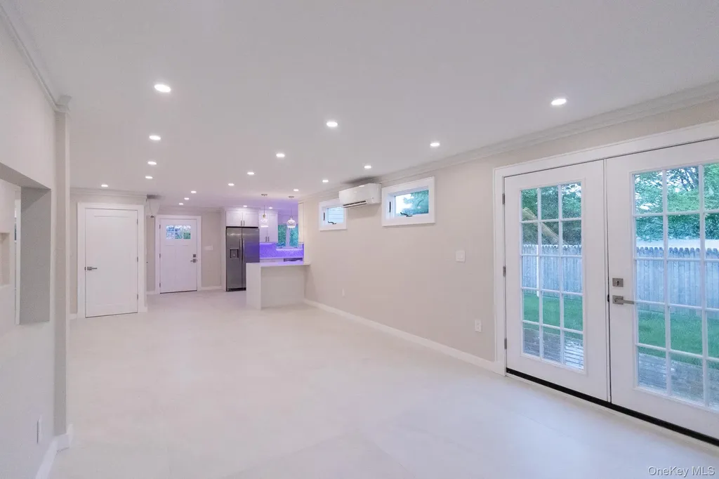 48 Ripple Lane Levittown NY 11756