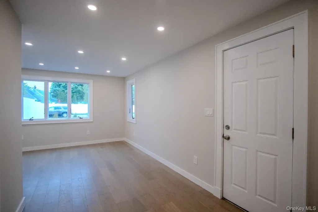 48 Ripple Lane Levittown NY 11756