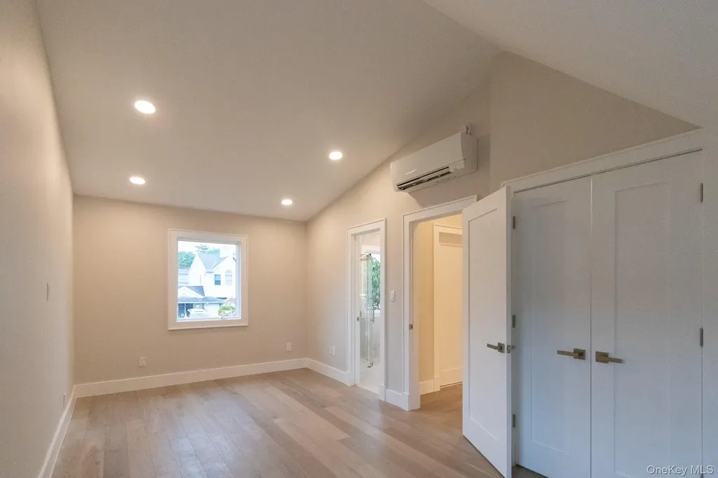 48 Ripple Lane Levittown NY 11756