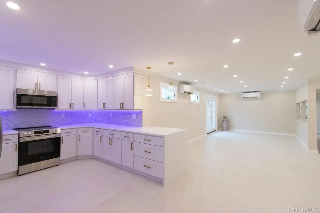 48 Ripple Lane Levittown NY 11756