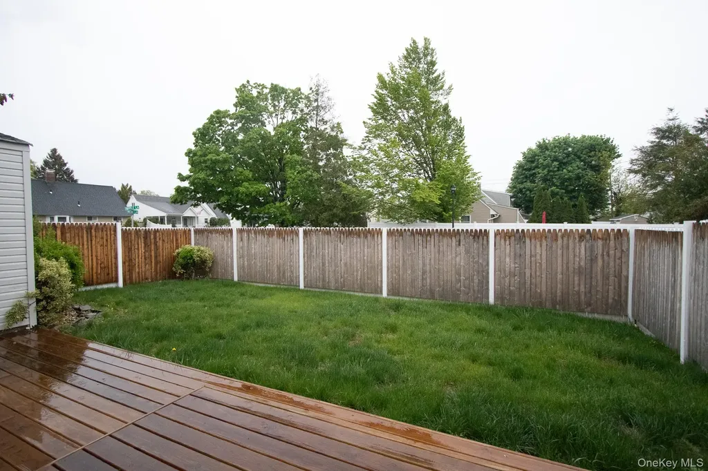 48 Ripple Lane Levittown NY 11756