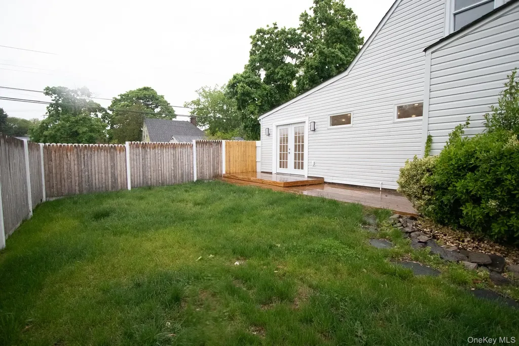 48 Ripple Lane Levittown NY 11756