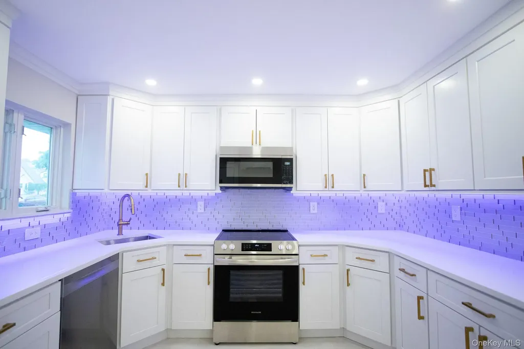 48 Ripple Lane Levittown NY 11756