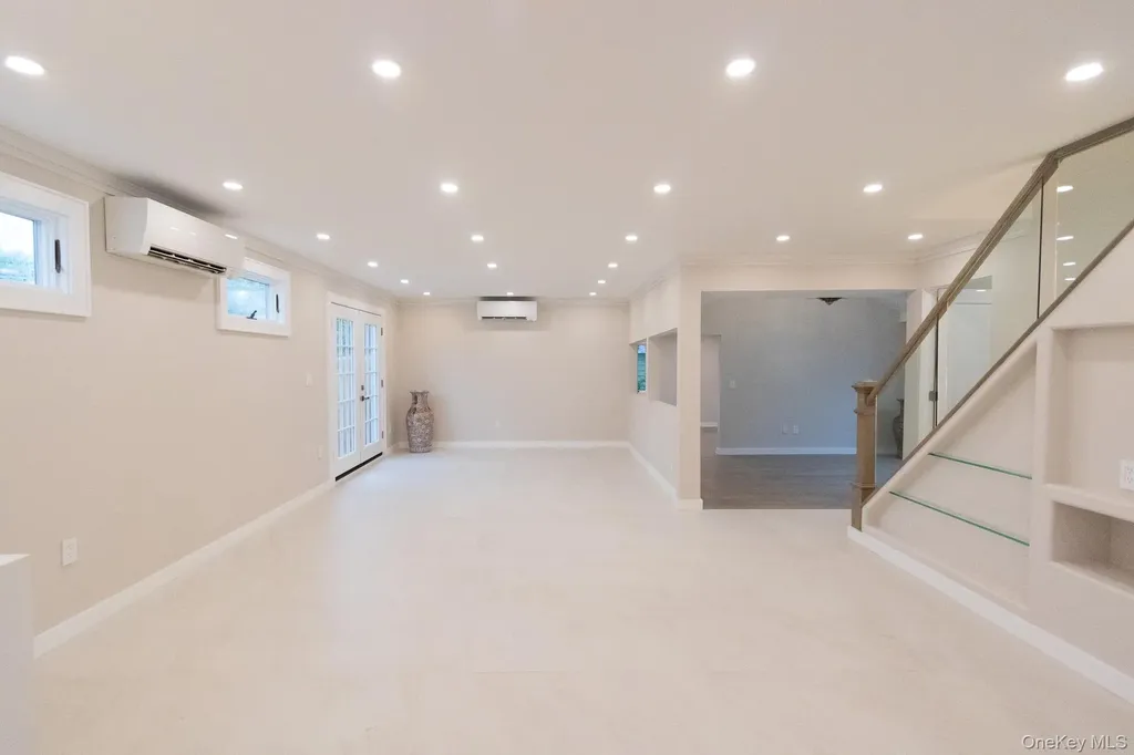 48 Ripple Lane Levittown NY 11756