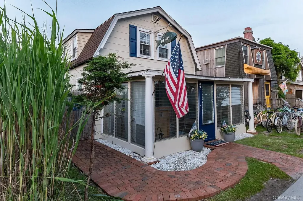 291 Cottage Walk Ocean Beach NY 11770