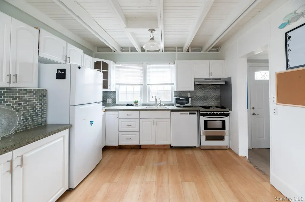 291 Cottage Walk Ocean Beach NY 11770