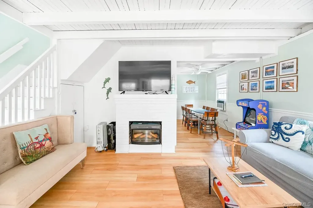 291 Cottage Walk Ocean Beach NY 11770