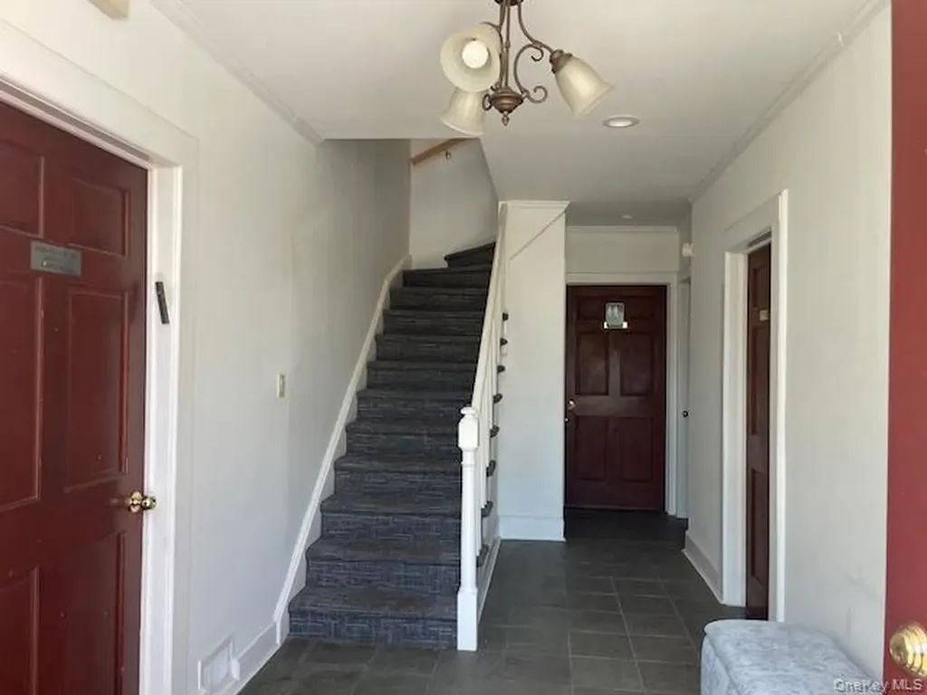 15 Ives Road Hewlett NY 11557