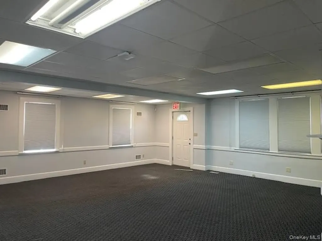 15 Ives Road Hewlett NY 11557