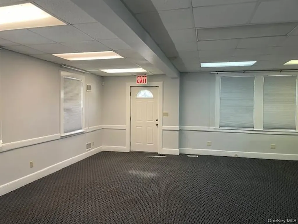 15 Ives Road Hewlett NY 11557