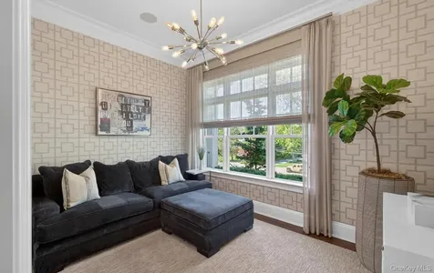 32 Elm Street Woodbury NY 11797