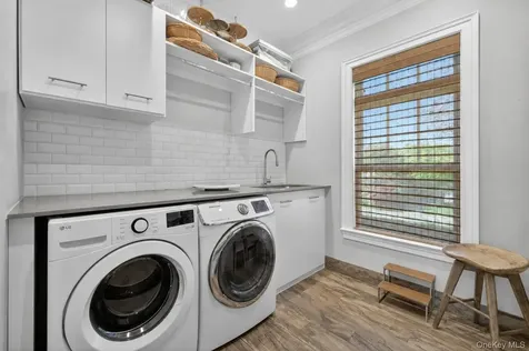 32 Elm Street Woodbury NY 11797