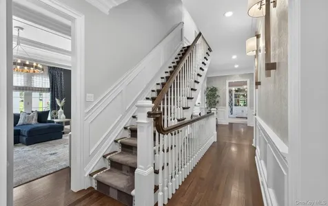 32 Elm Street Woodbury NY 11797
