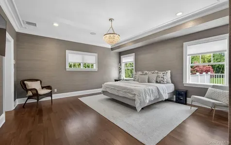 32 Elm Street Woodbury NY 11797