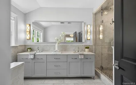 32 Elm Street Woodbury NY 11797