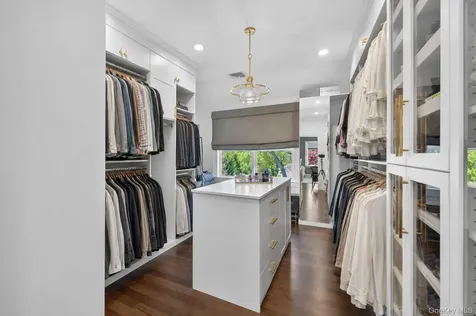 32 Elm Street Woodbury NY 11797