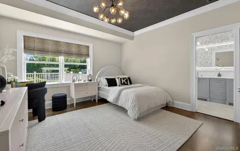 32 Elm Street Woodbury NY 11797
