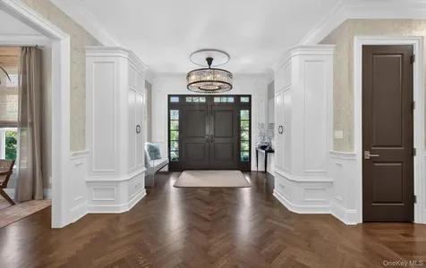 32 Elm Street Woodbury NY 11797
