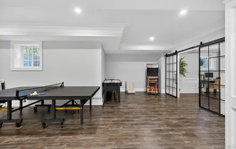 32 Elm Street Woodbury NY 11797