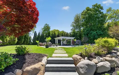 32 Elm Street Woodbury NY 11797