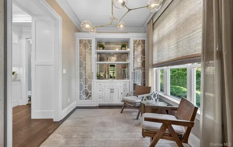 32 Elm Street Woodbury NY 11797