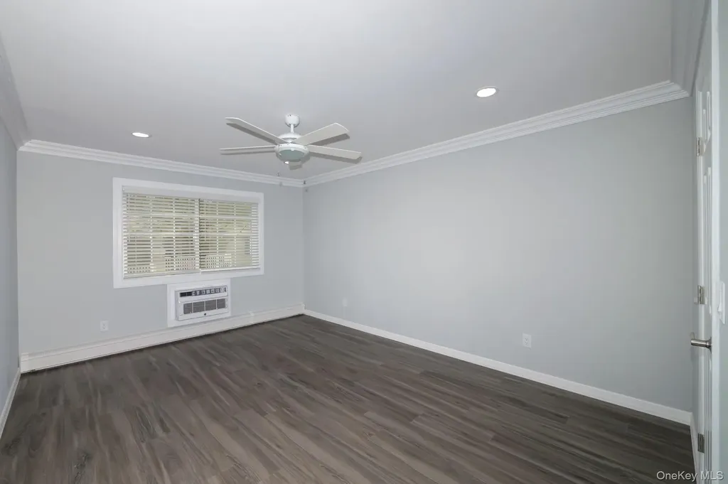19 Cassa Loop Holtsville NY 11742