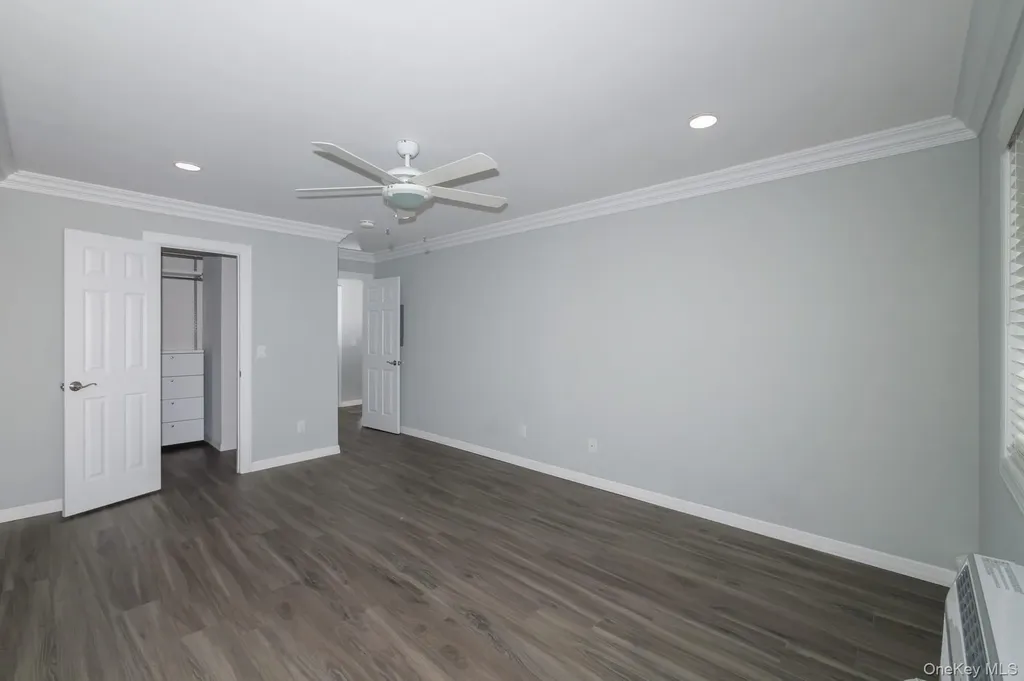 19 Cassa Loop Holtsville NY 11742