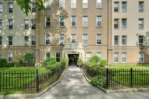 472 Gramatan Avenue Mount Vernon NY 10552