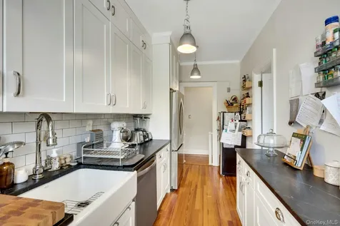 472 Gramatan Avenue Mount Vernon NY 10552