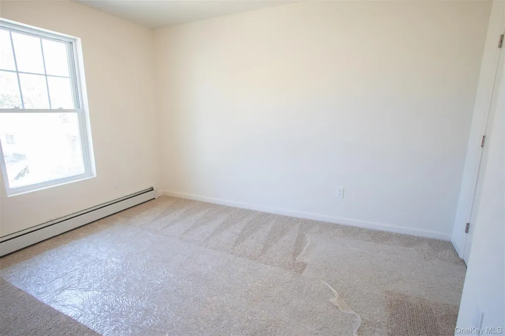 33 Dressel Mastic NY 11950