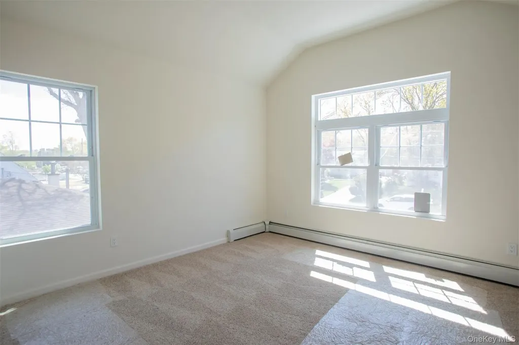 33 Dressel Mastic NY 11950