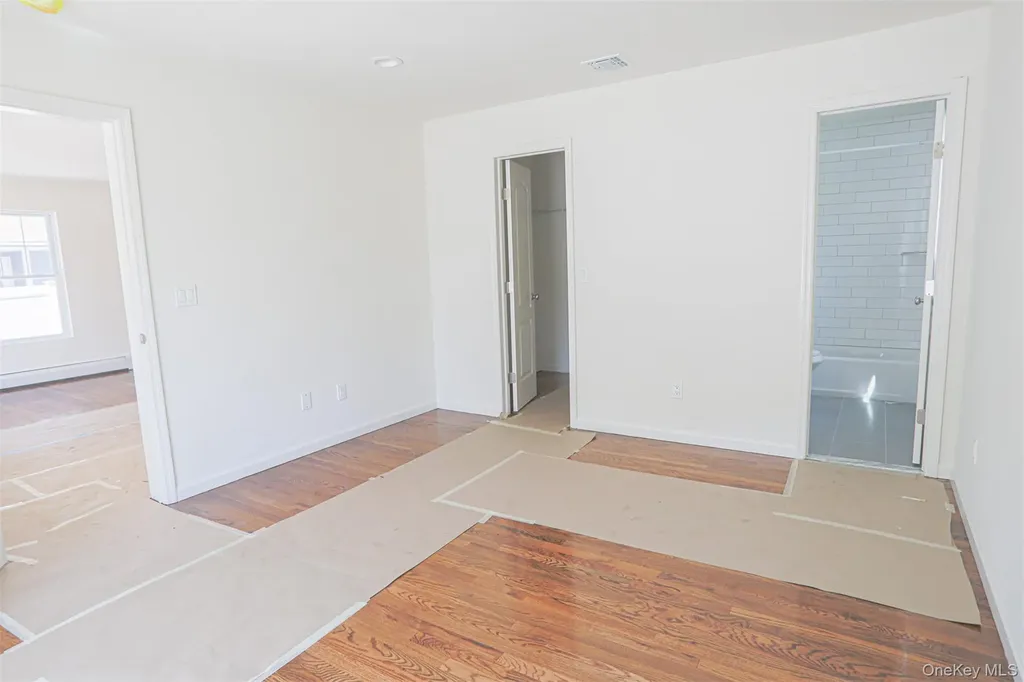 33 Dressel Mastic NY 11950