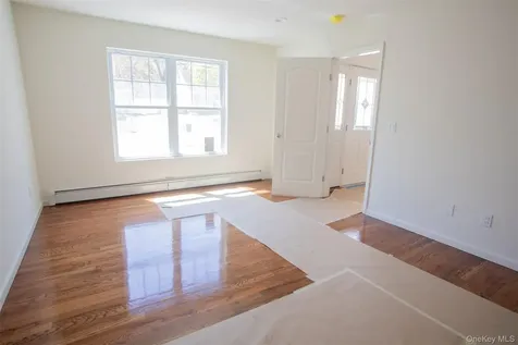 33 Dressel Mastic NY 11950