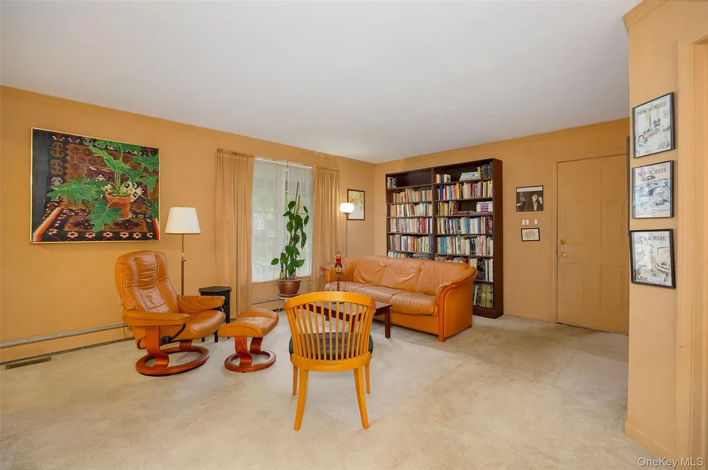 11 Trotter Lane Poughkeepsie NY 12603