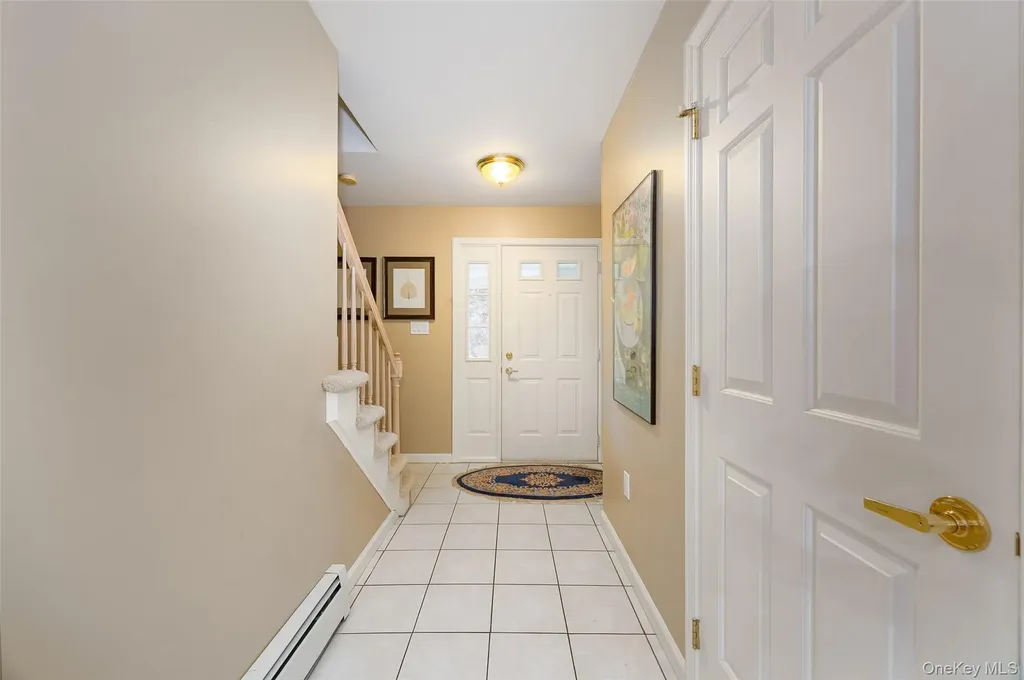 11 Trotter Lane Poughkeepsie NY 12603