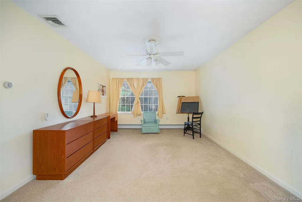 11 Trotter Lane Poughkeepsie NY 12603