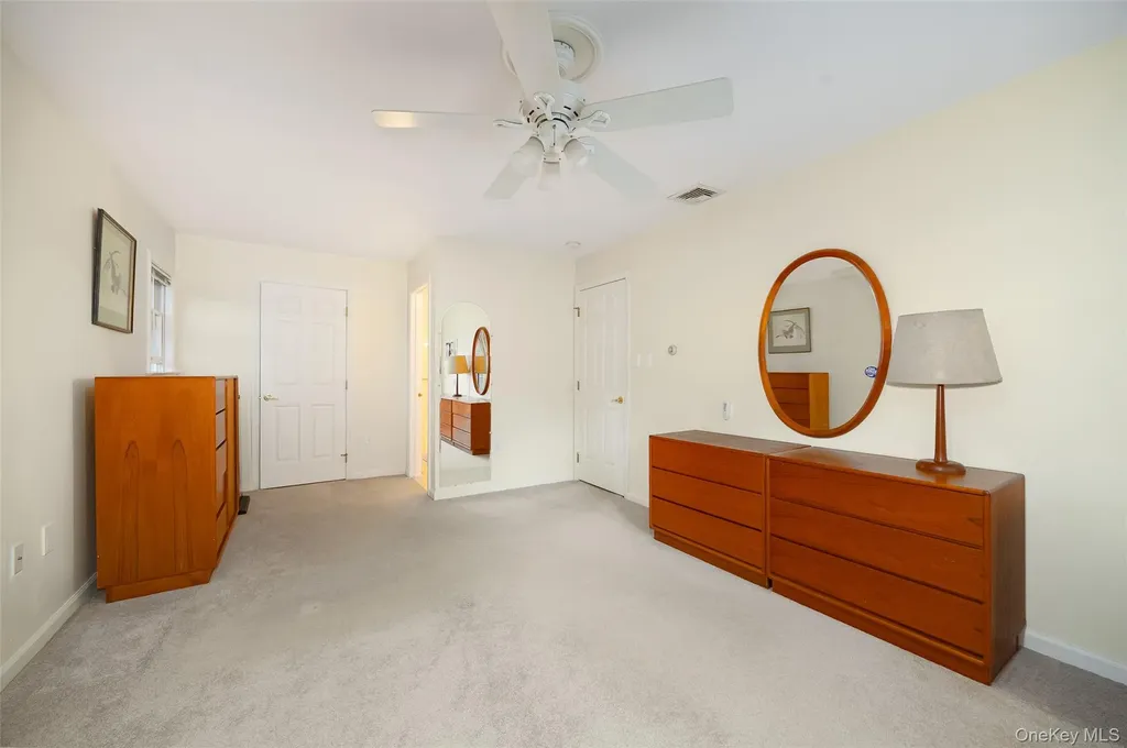 11 Trotter Lane Poughkeepsie NY 12603