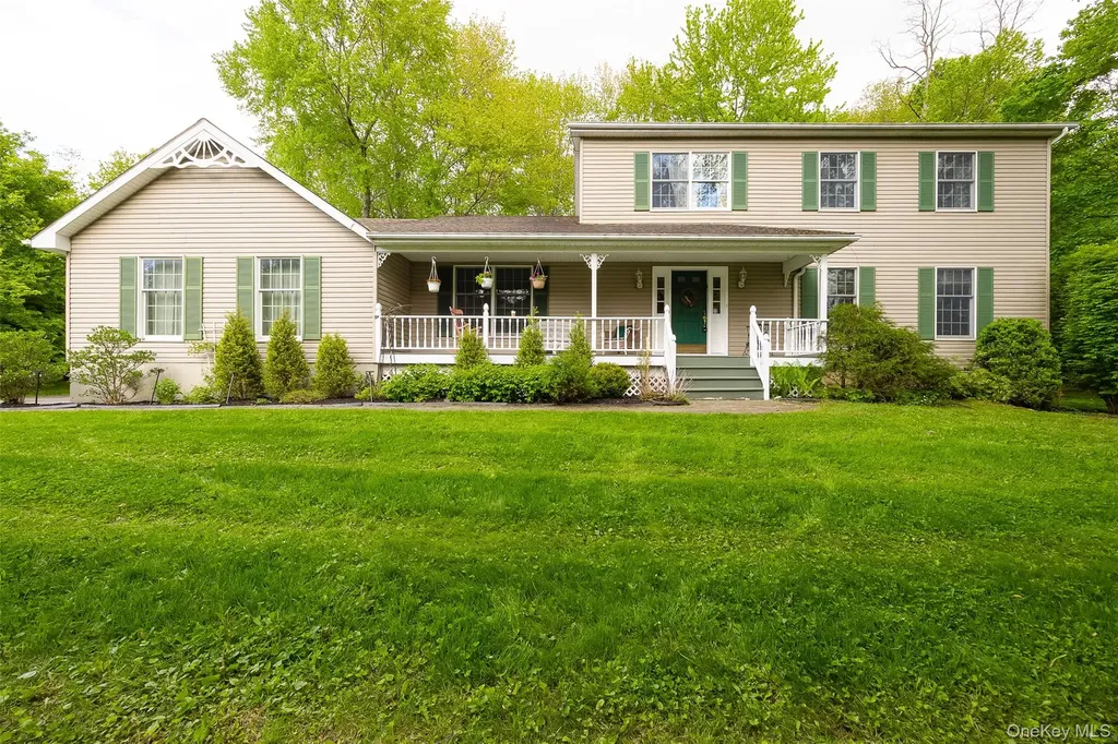 11 Trotter Lane Poughkeepsie NY 12603