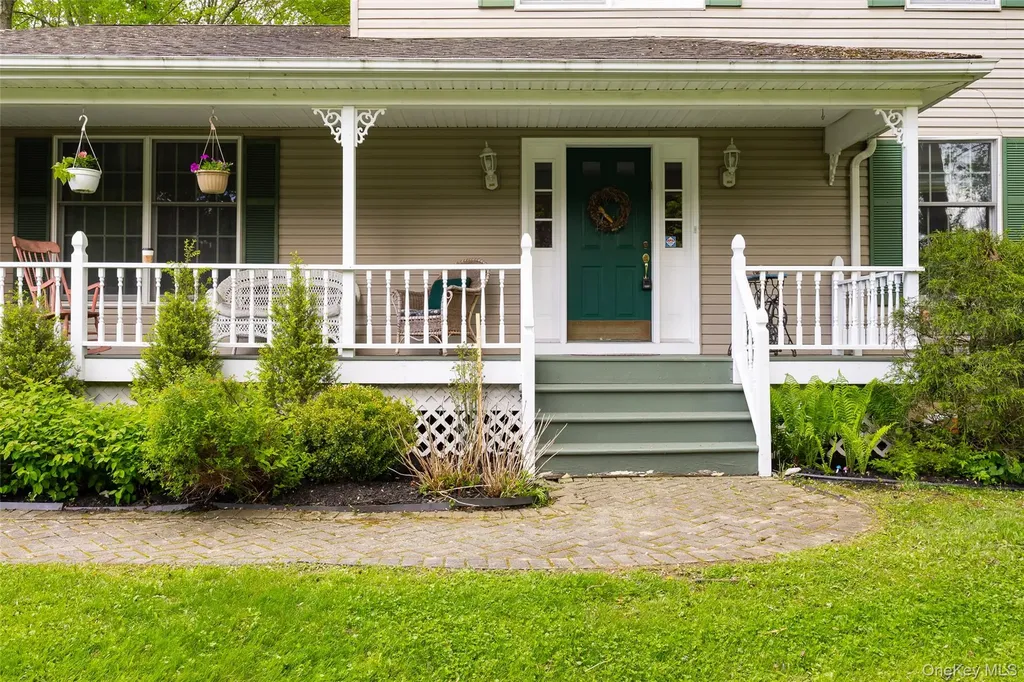 11 Trotter Lane Poughkeepsie NY 12603