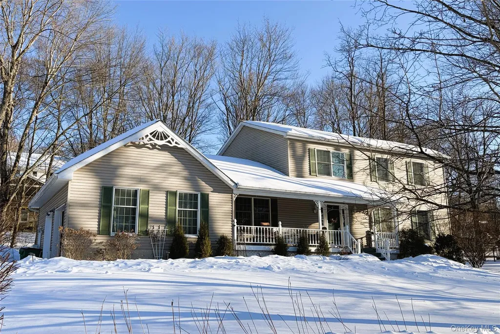 11 Trotter Lane Poughkeepsie NY 12603
