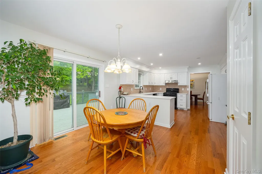 11 Trotter Lane Poughkeepsie NY 12603
